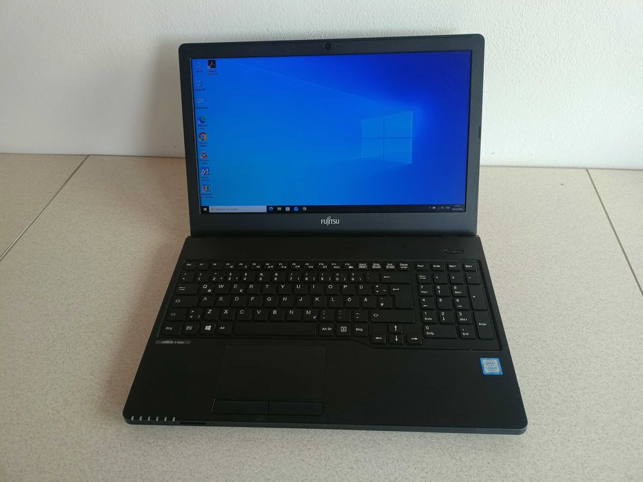 Laptop Fujitsu A557 15,6 FHd I5-7200u ram 8ddr4 SSD 256g Baterie 2:30H
