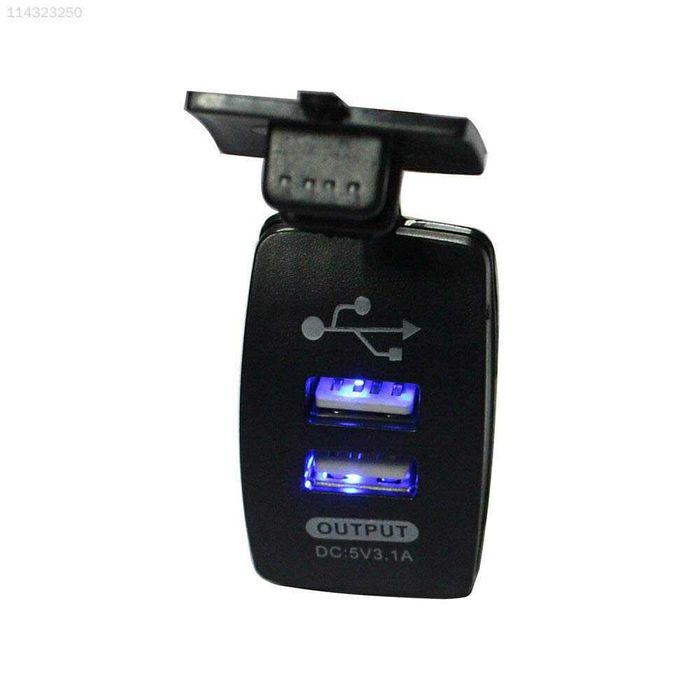 Зарядно с 2 USB портове за вграждане за автомобил- 12/24V- DC 5V/3.1A.