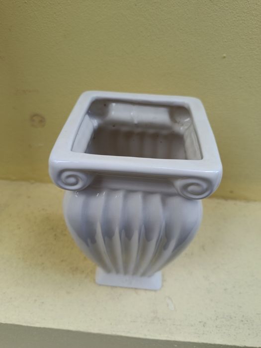 Порцеланова ваза