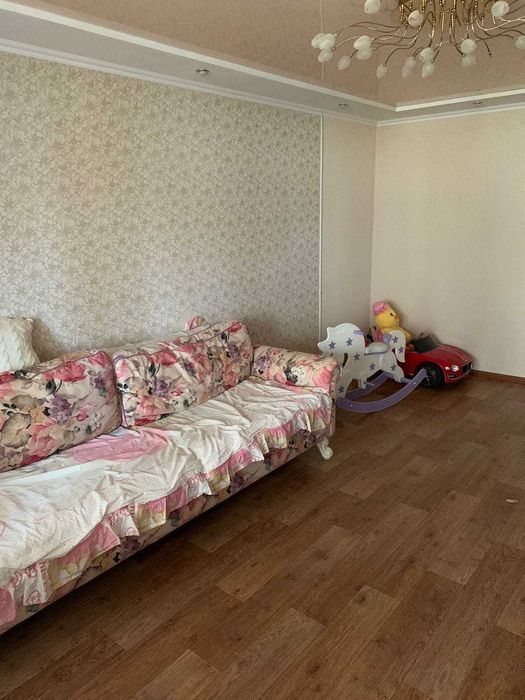 Продается  2 ком. Район 8 школы