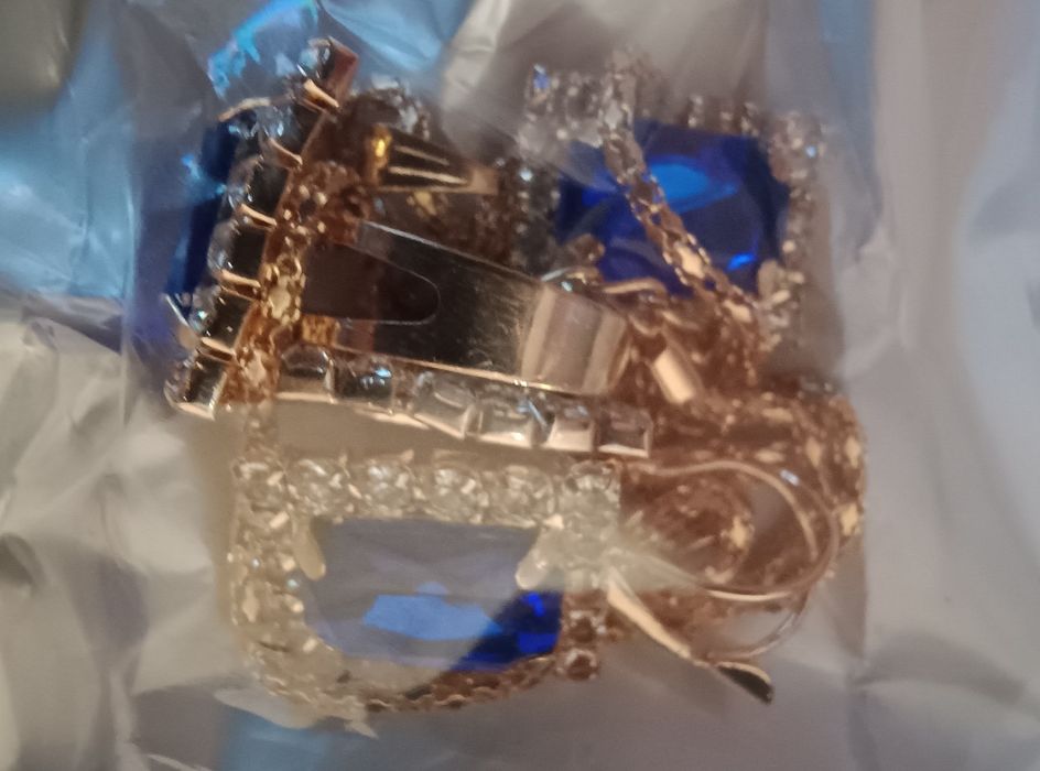 Часовник Комплект бижута нови