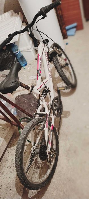 Продавам детско/юношеско колело