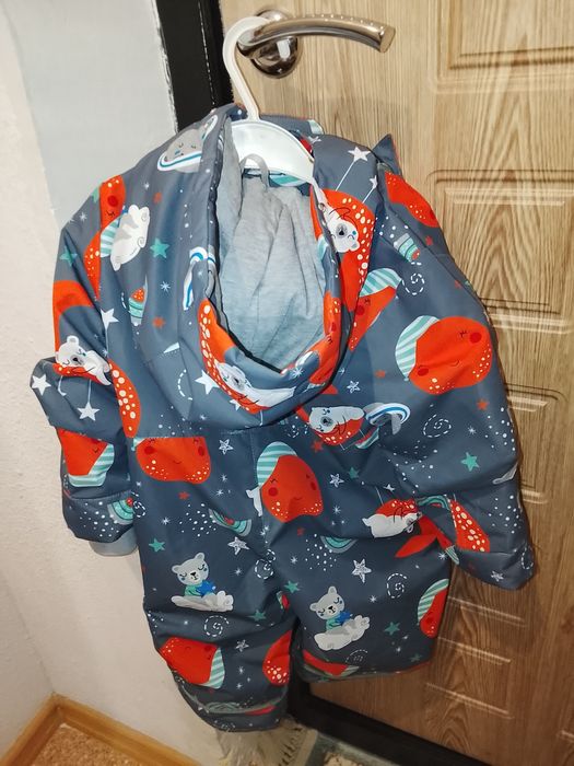 Продам детский комбинезон для малышей ( мальчика)