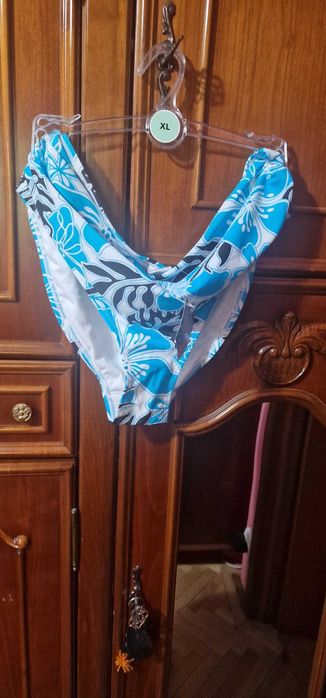 Vand costum de baoe nou
