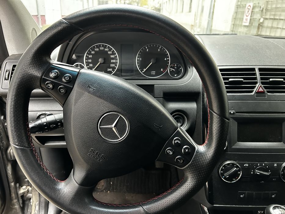 MERCEDES-BENZ A-Class 2012 — imagine 3