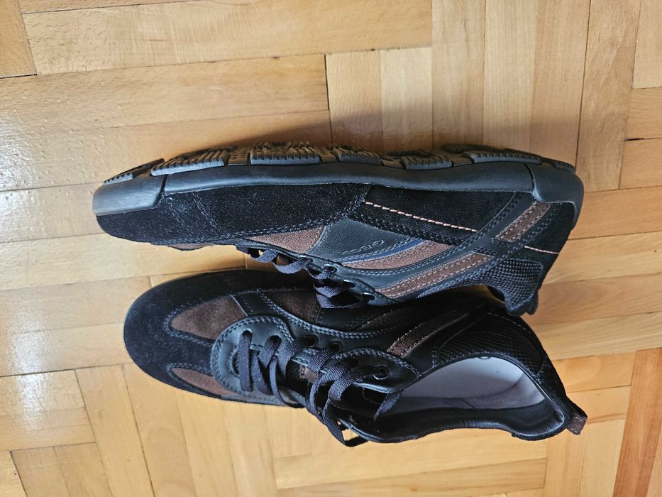 Vand pantofi ,, Geox "marimea 43