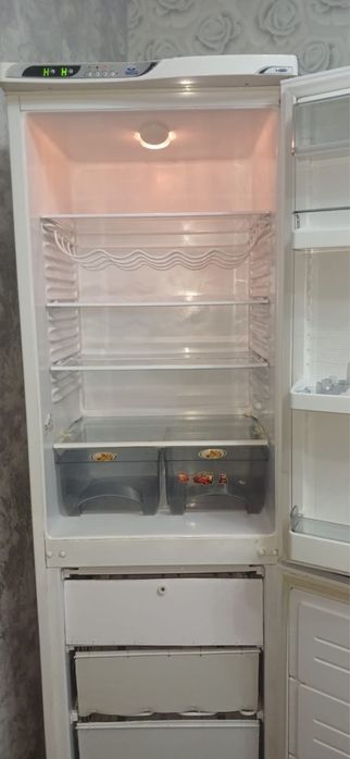 Холодильник продается в нормальном состоянии