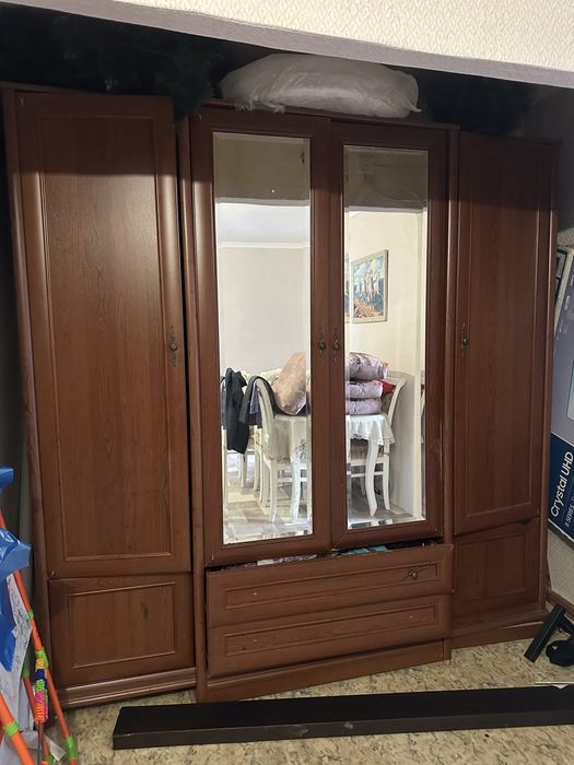 Шкаф большой для одежды