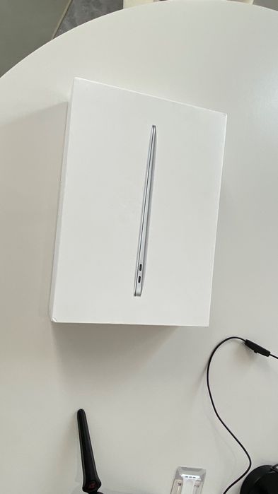 Apple MacBook Air 13 2020 г  13.3 / 256 Гб