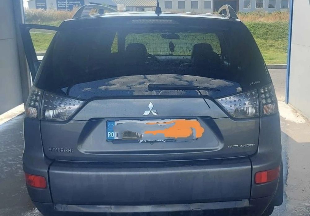 Vand Mitsubishi Outlander 4x4 Benzina si Gaz