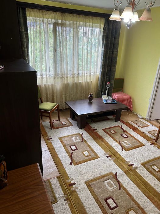 Apartament cu 2 camere nedecomandat,zona micro 11.Pret 35.000 euro. Detalii la tel. 0730745723
