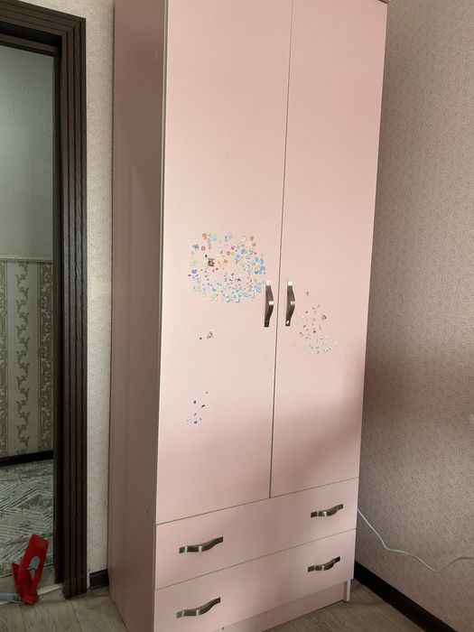 Детский стол, шкаф, кравать