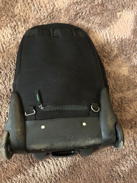 Ghiozdan cu mecanism troller