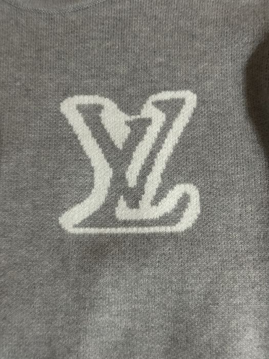 Lv sweater сив цвят