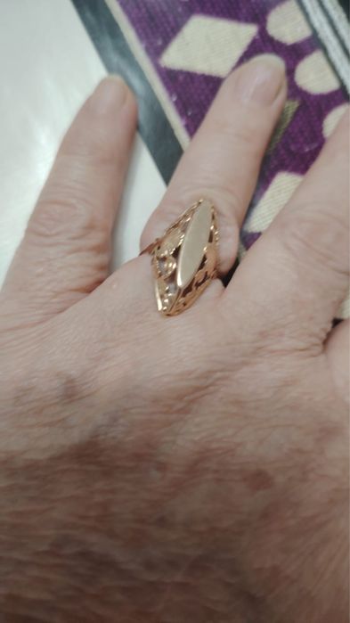 Продается золотое кольцо