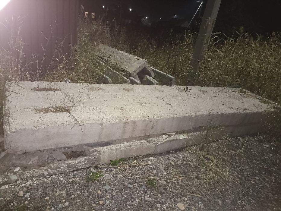 Продам две плиты и ливневки