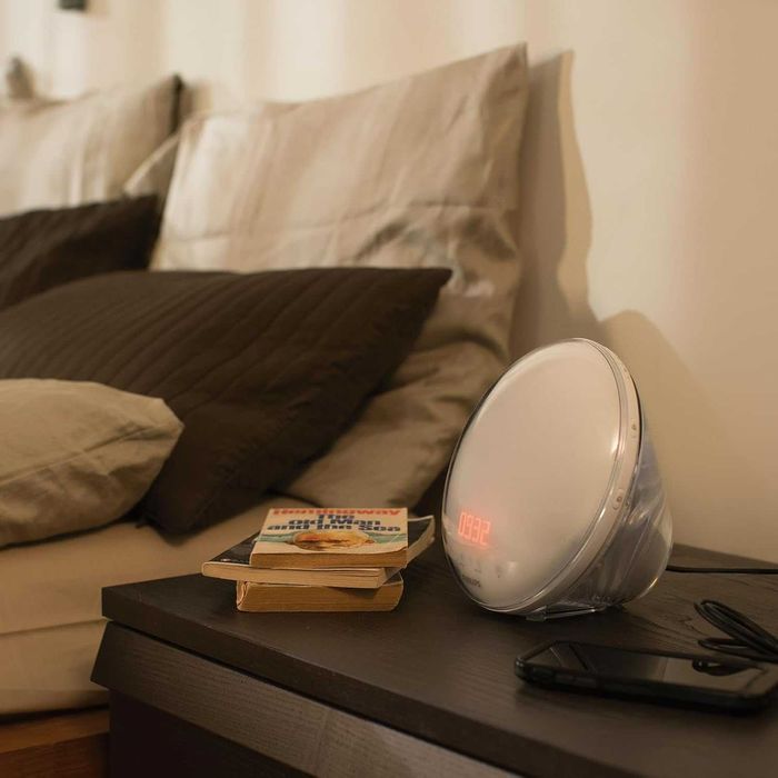 Philips Ceas cu alarmă și lumină de răsărit 20 niveluri luminozitate