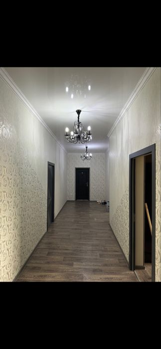 Srochna Boulling oldida 4 xonali uy sotiladi