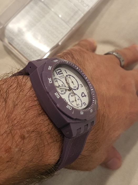 Swatch NOU 43 mm unisex ( mov- lila )