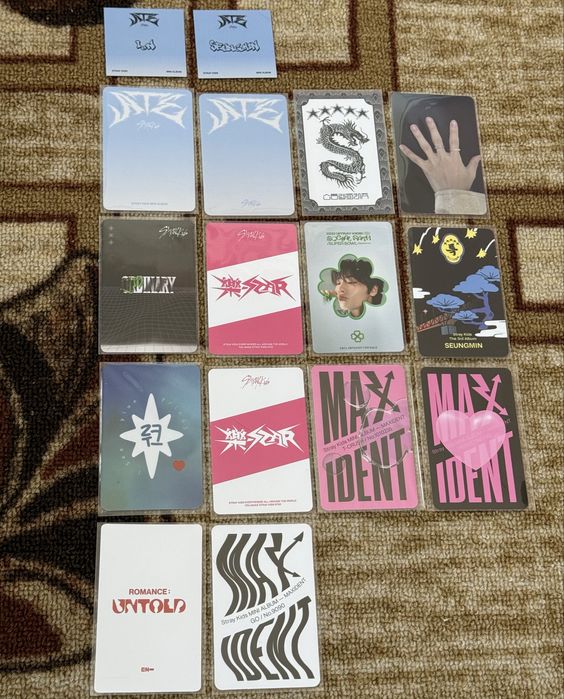 официални албуми и фотокартички