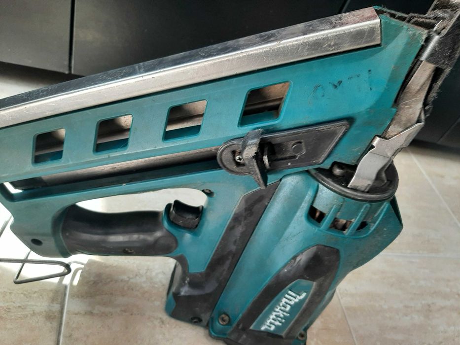 Makita GN900 Такер за Пирони