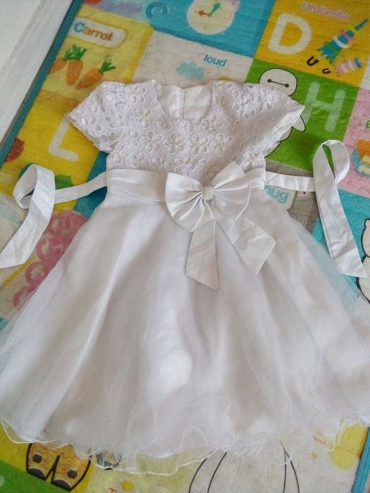 Платье праздничное для девочки 5-7  лет