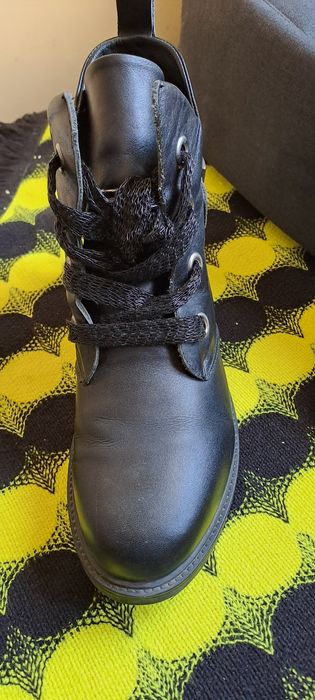 Обувки-истинска кожа 20лв 39ти номер