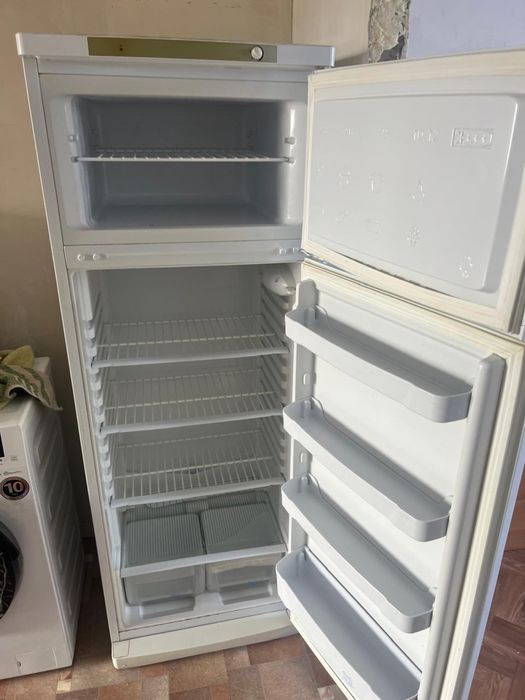 Продам холодильник Indesit