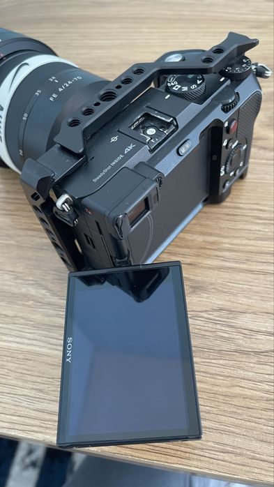 Sony alpha a7c birinchi versiya