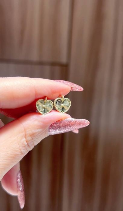 Золотые нежные детские сережки. Золото 585 Есть доставка.