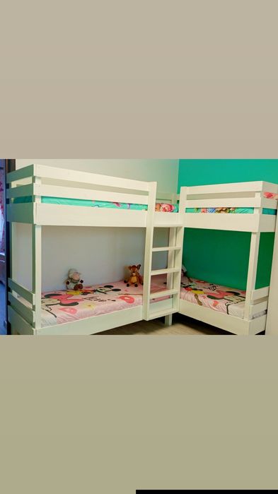 Pat copii supraetajat