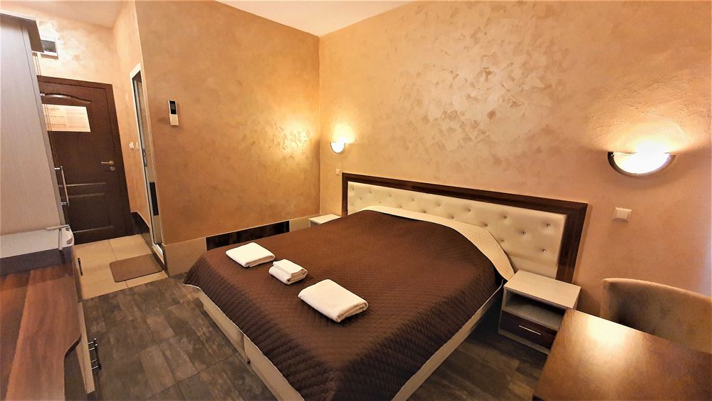 помещения под наем на центъра на града стаи, студия  и офиси