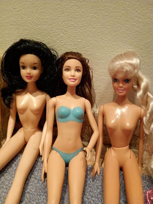 Различни кукли Barbie и подобни