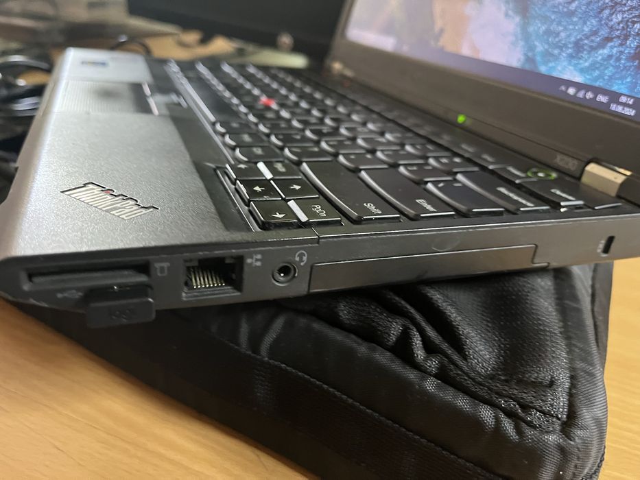 Laptop lenovo x230, I5, 8 gb ram , ssd 240, mouse, geanta.