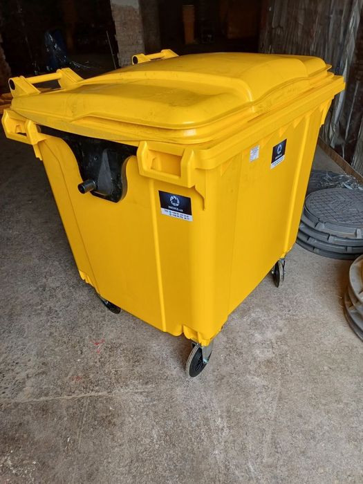 Мусорный бак  1100л