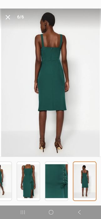 Зелена рокля с капси