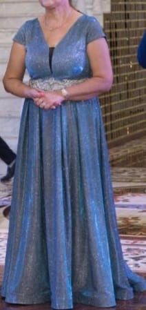 Продам нарядное платье