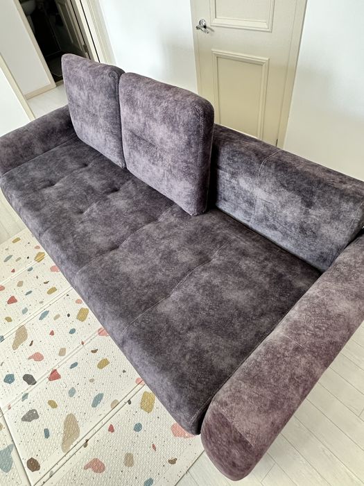 Диван трехместный