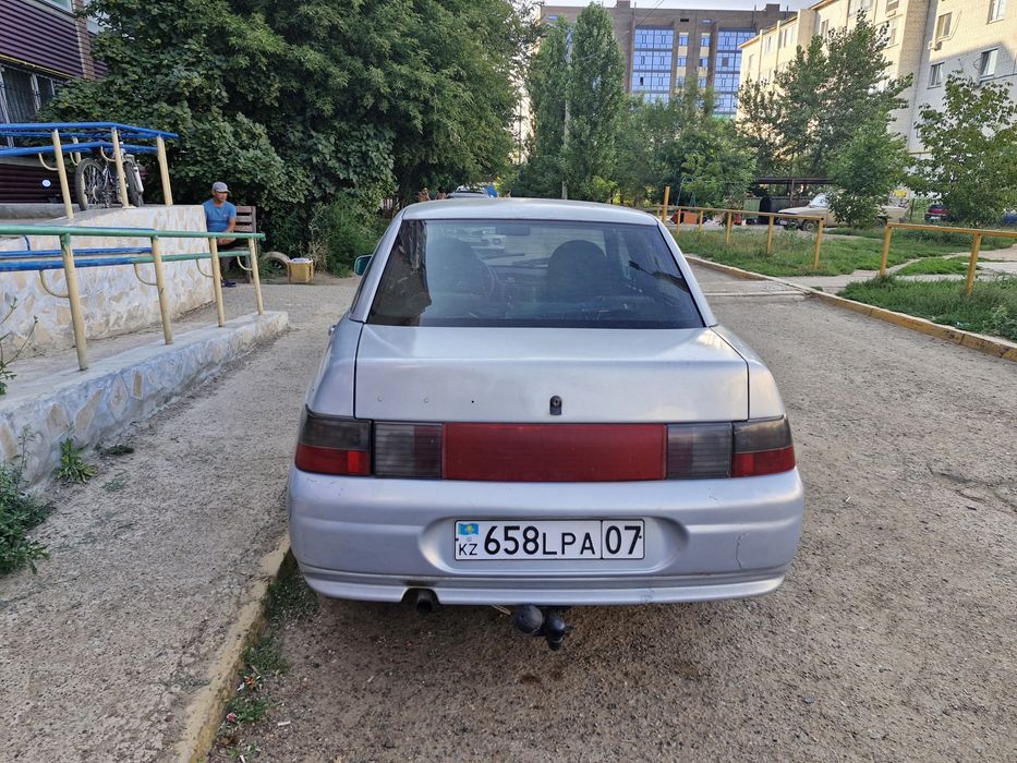 Продается машина Лада 2110.