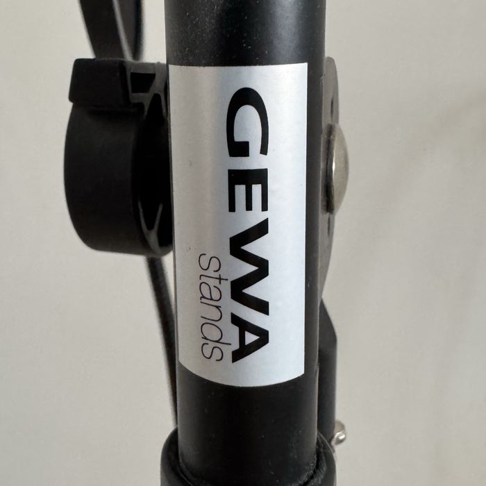 Стойка для микрофона с поп-фильтром GEWA