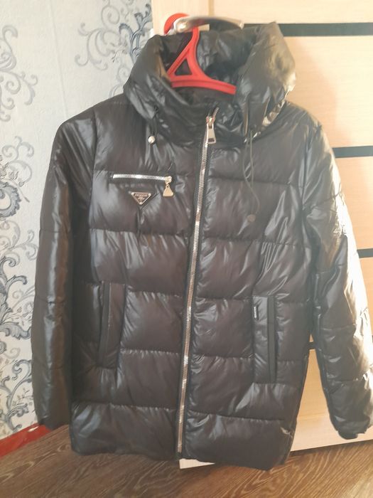 Продам куртку для девочки