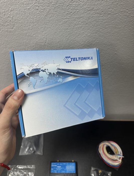 GPS трекер Teltonika FM5300