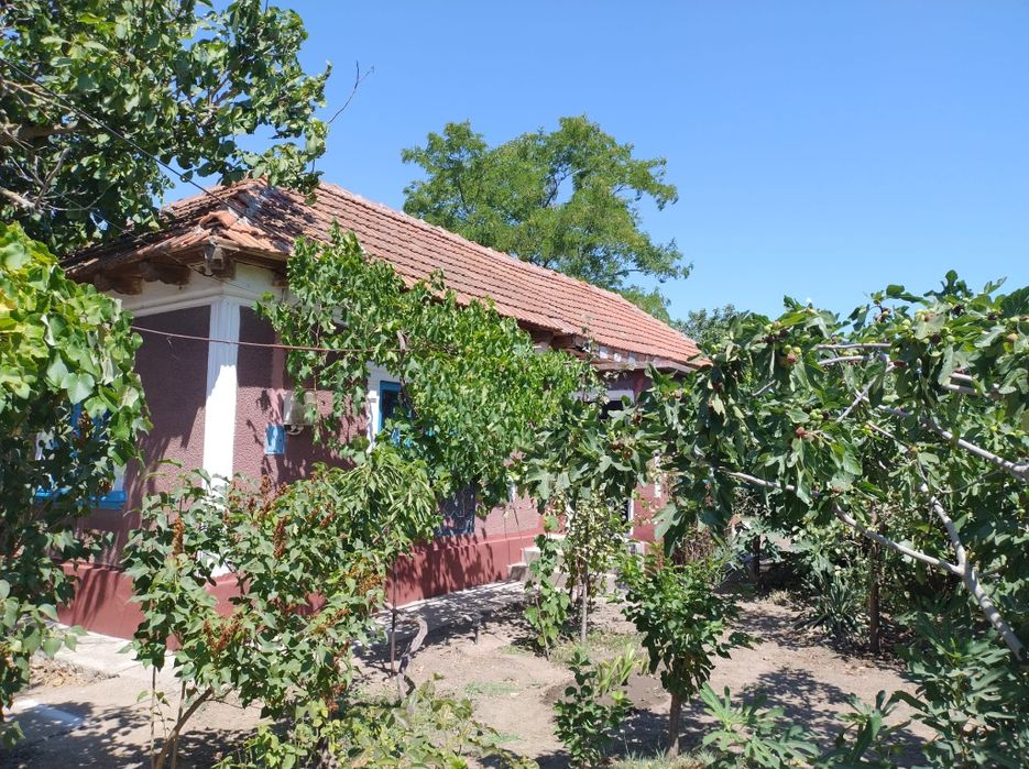 Teren + casa batraneasca cu opțiuni de dezmembrare