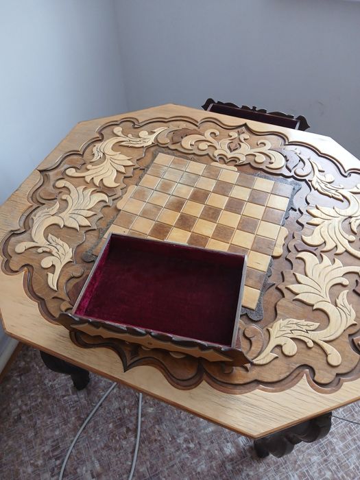 Стол дерево нарезной