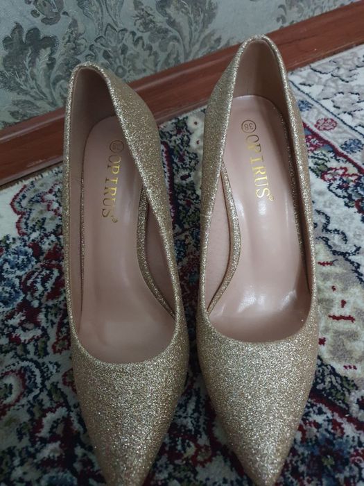 туфли блестяшая  с каблучком