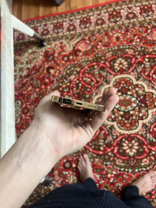 Iphone 13 pro idial gold