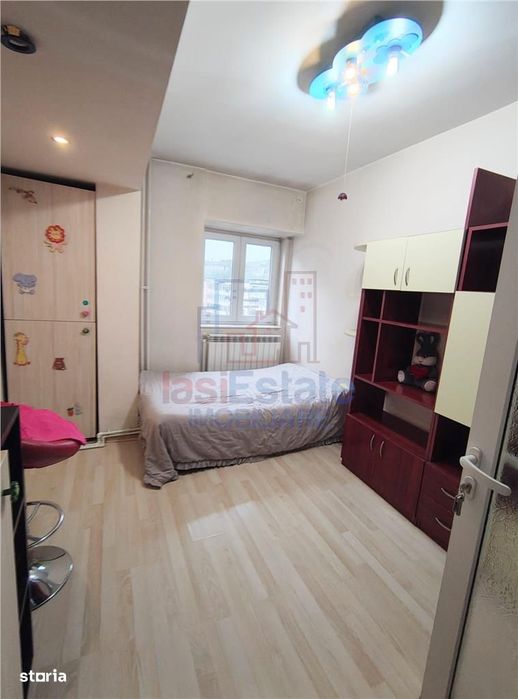 zona Gara - str Zugravi Apartament cu 3 camere decomandat