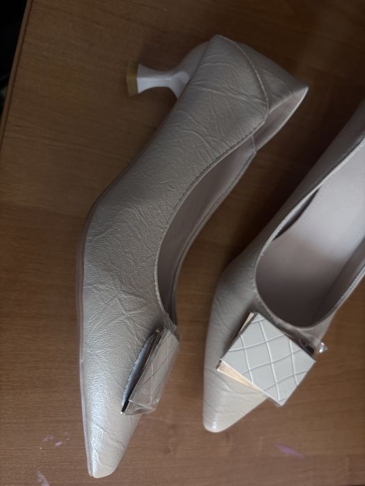 Продам туфли новые