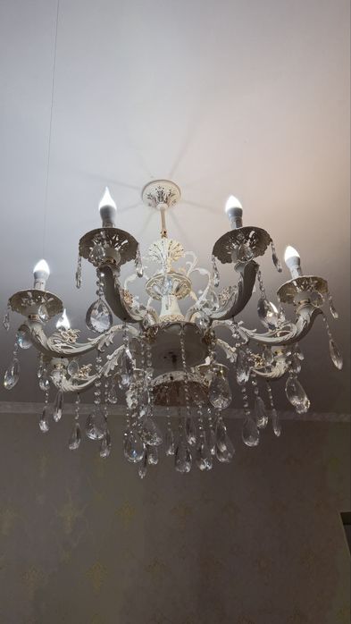 Продам люстру в зал