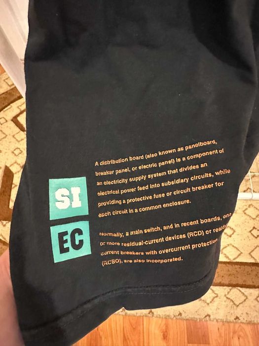 Tricou Electric Castle & Sneaker Industry